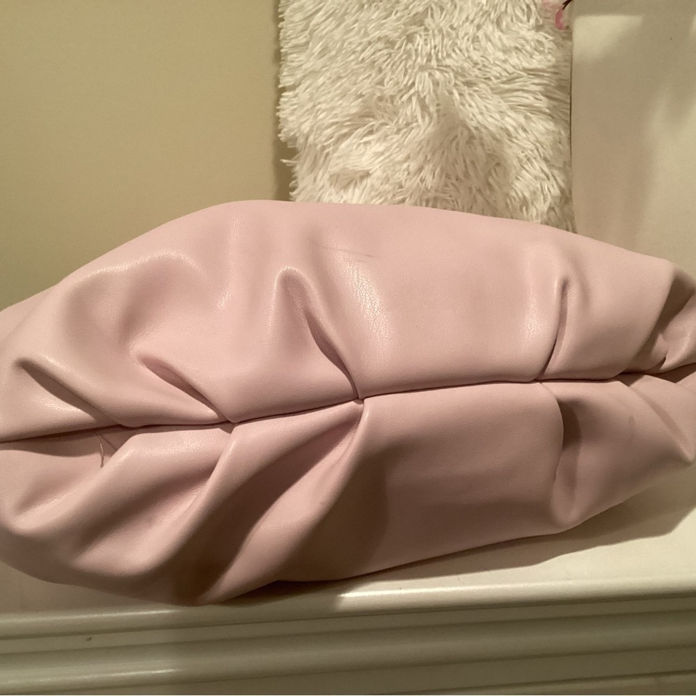EUC, House of Want, Vegan Leather, Beautiful pink/Mauve Pocketbook, chain strap. - Picture 3 of 8